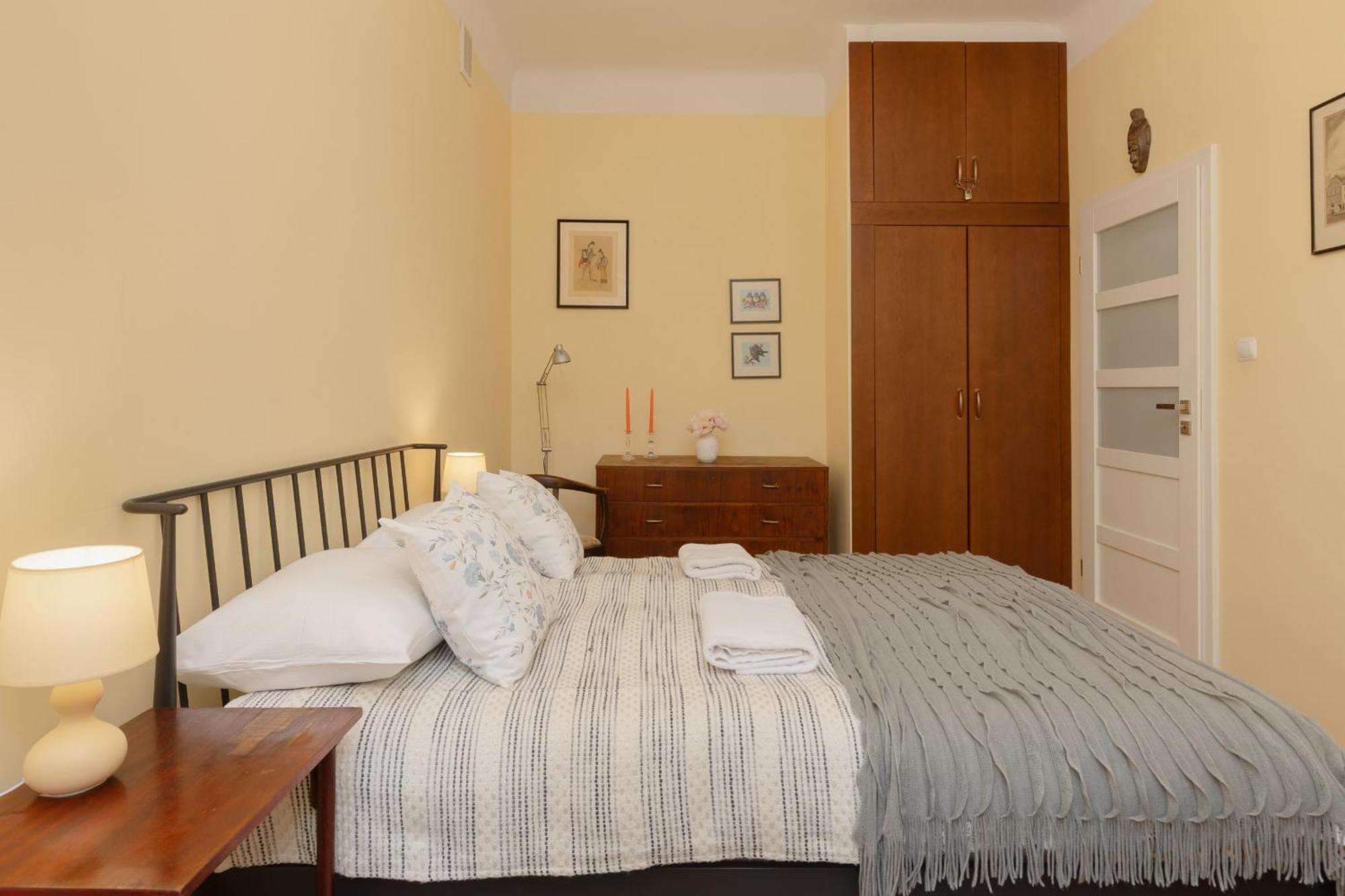 Warsaw New Town Square Apartment For 5 Guests By Noclegi Renters Luaran gambar